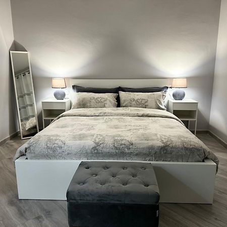 Trento House Zona Stazione Centro Storico Apartment Parma Luaran gambar