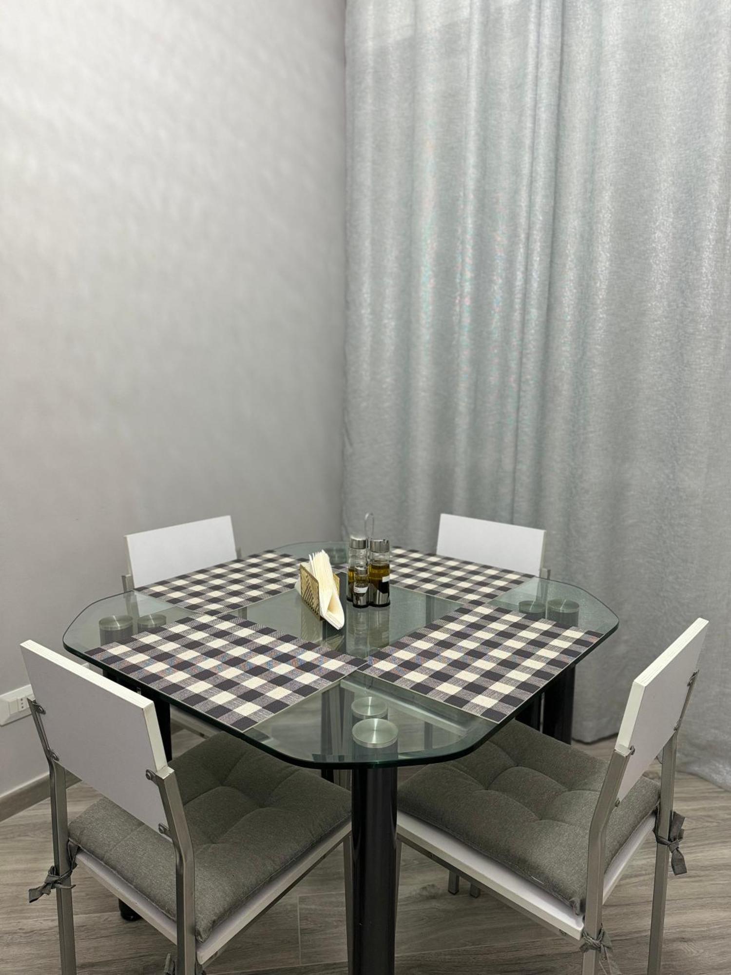 Trento House Zona Stazione Centro Storico Apartment Parma Luaran gambar