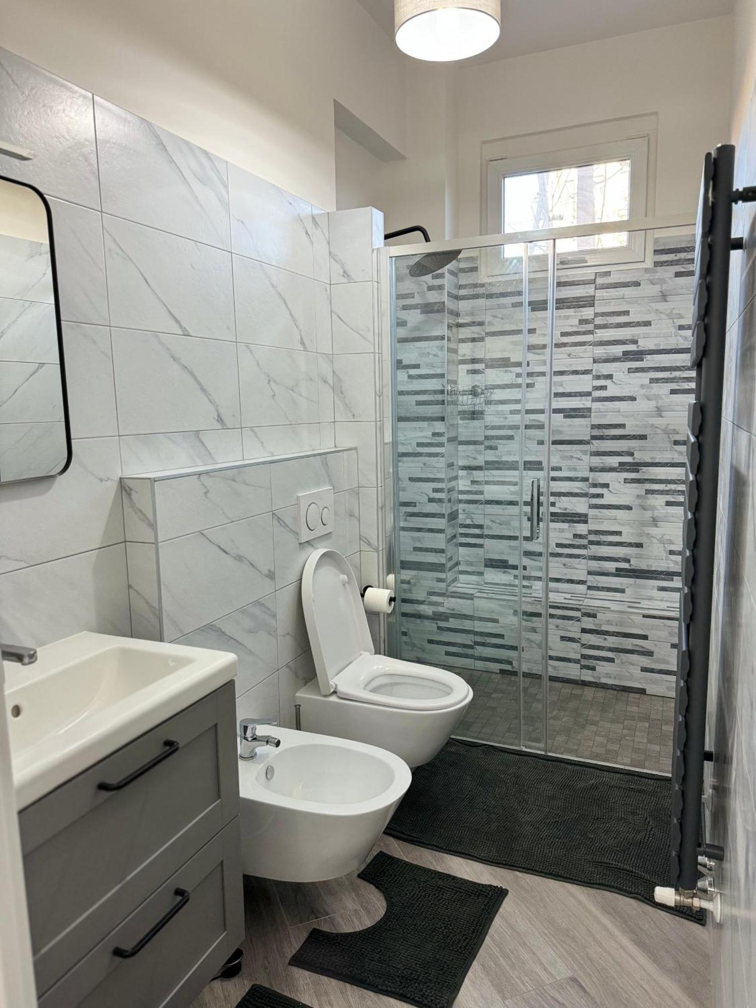 Trento House Zona Stazione Centro Storico Apartment Parma Luaran gambar